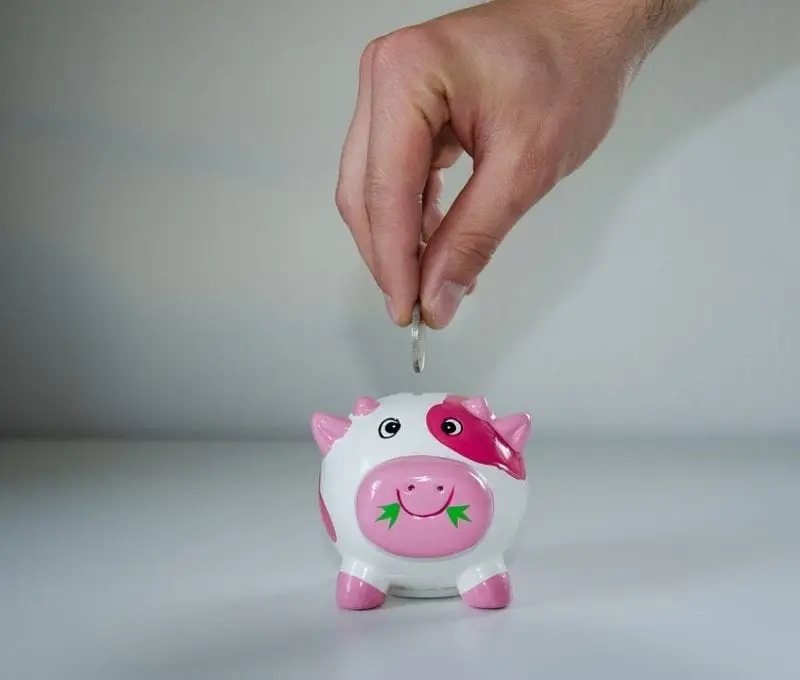 kids finance tips piggy bank